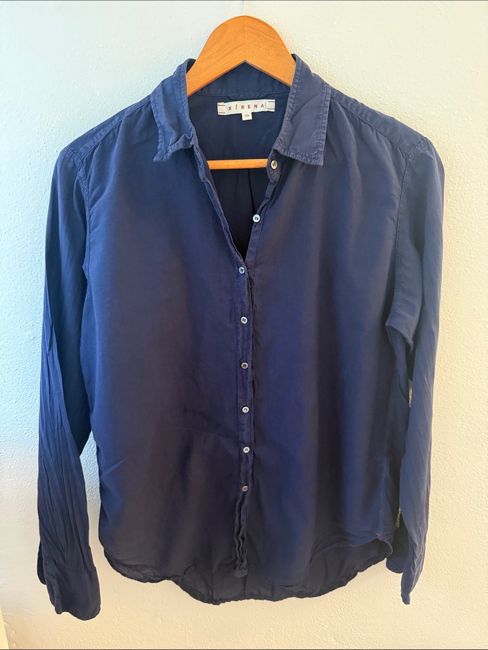 XiRENA beau Navy Button-Down Casual Shirt xs